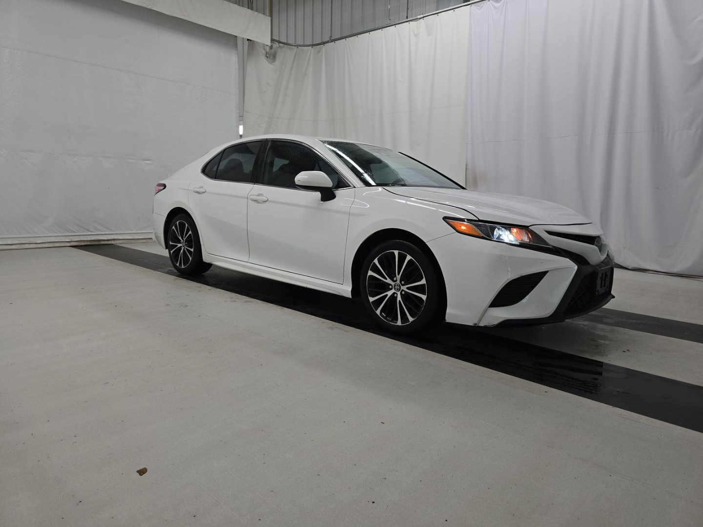 2020 Toyota Camry 2.5 Auto SE's photo