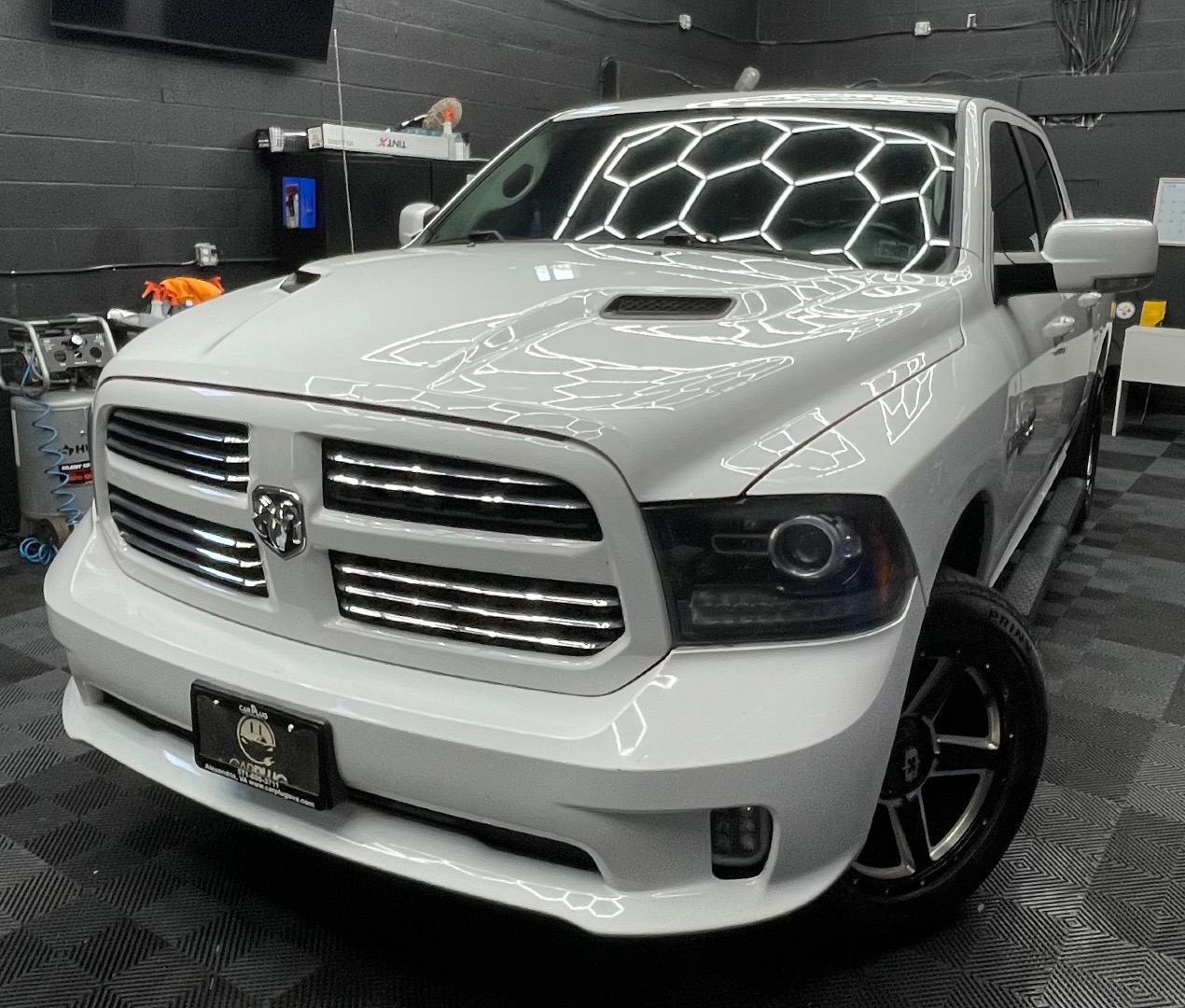 2016 RAM 1500's photo