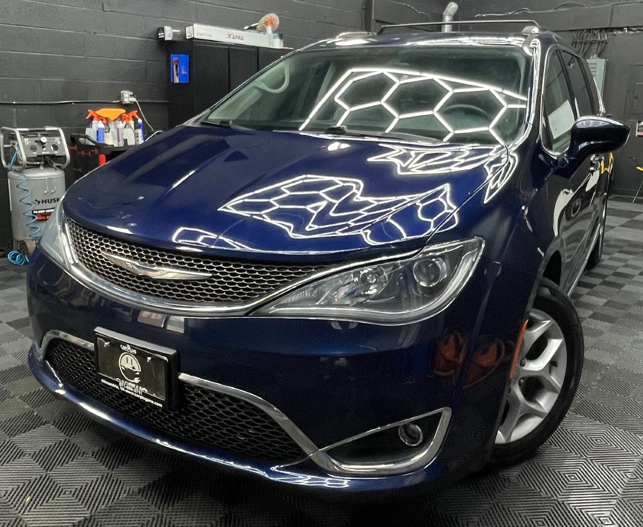 2017 Chrysler Pacifica Touring-L Plus's photo