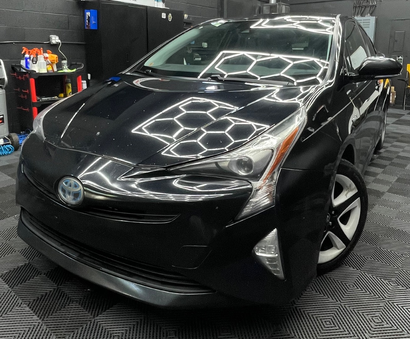 2016 Toyota Prius Three's photo