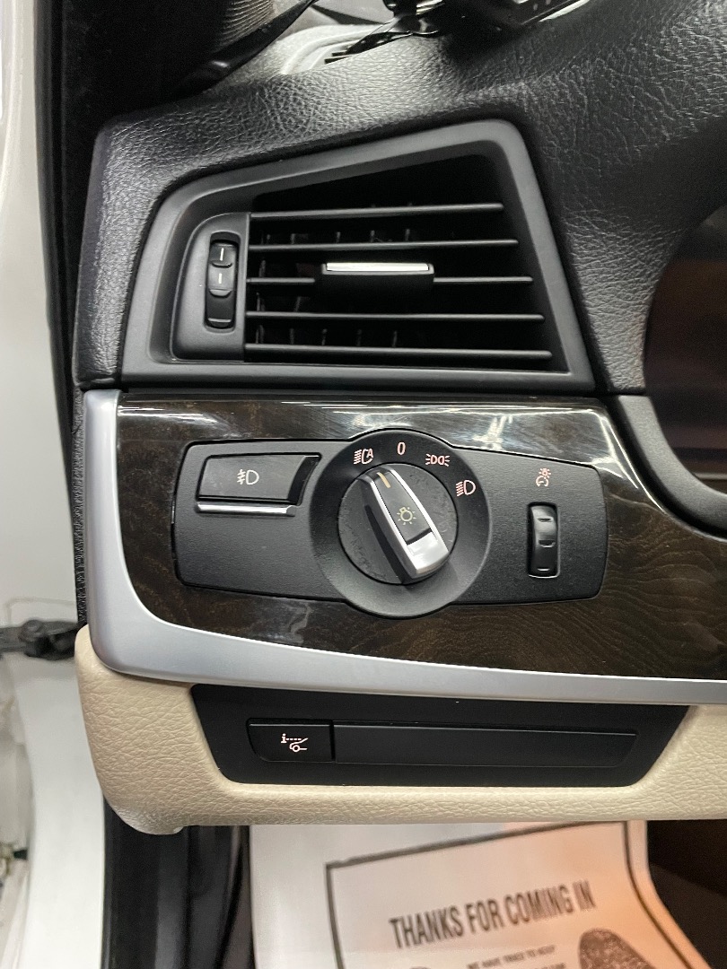 2013 BMW 5 Series 528i - Photo 57