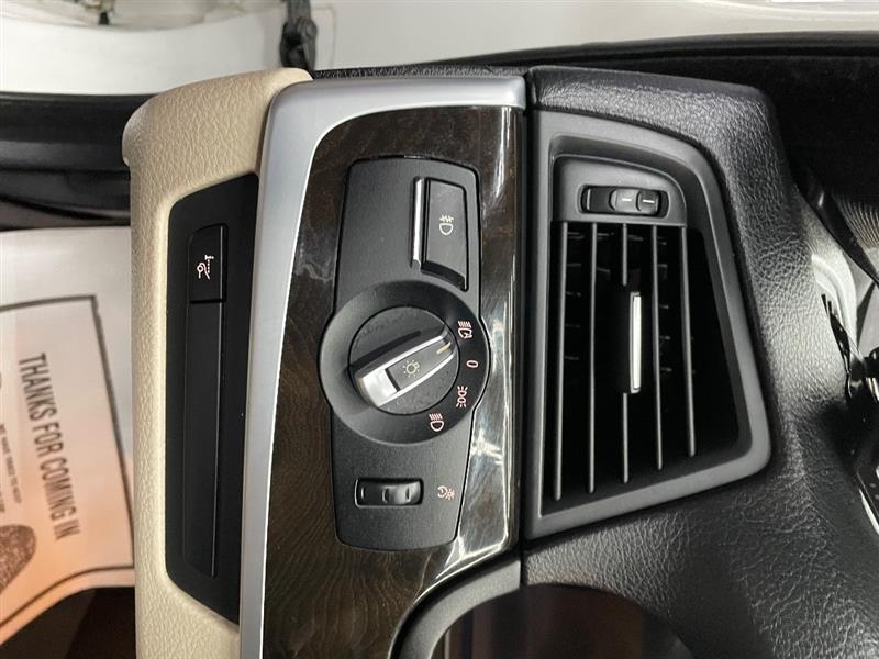2013 BMW 5 Series 528i - Photo 58