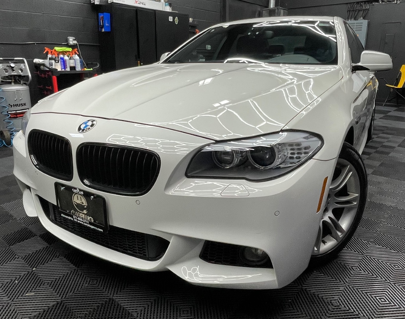 2013 BMW 5 Series 528i xDrive Sedan's photo