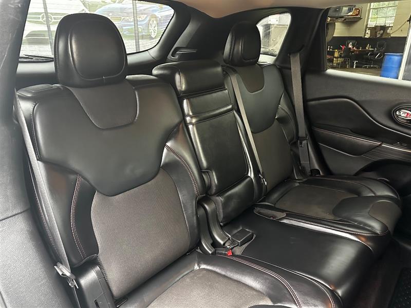 2016 Jeep Cherokee Trailhawk - Photo 18