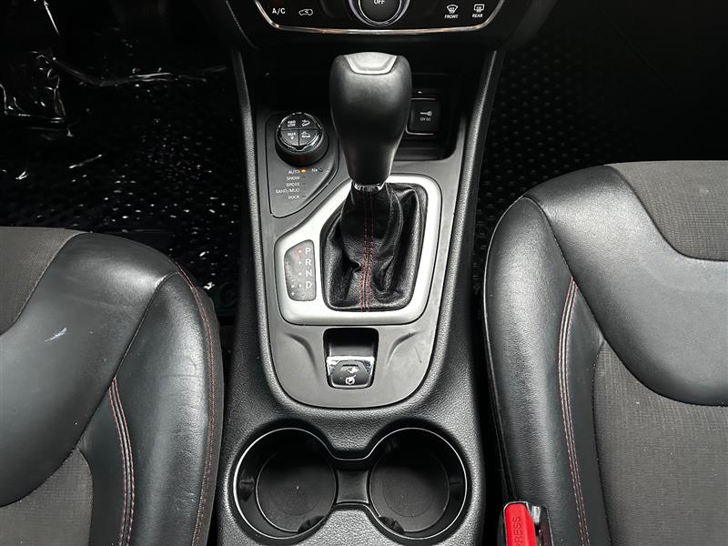 2016 Jeep Cherokee Trailhawk - Photo 24