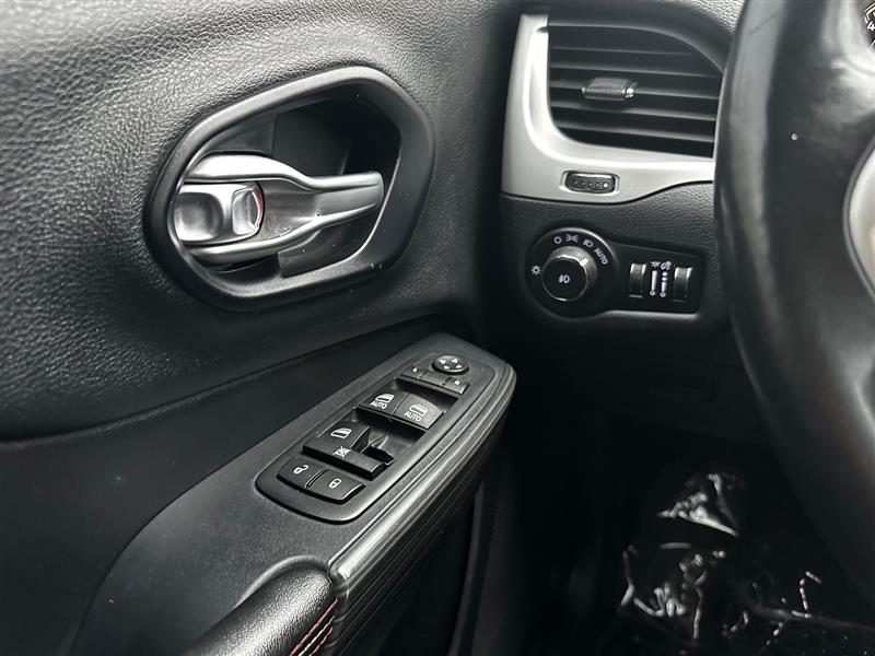 2016 Jeep Cherokee Trailhawk - Photo 30