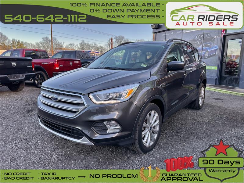 2018 Toyota RAV4 LE - Photo 32