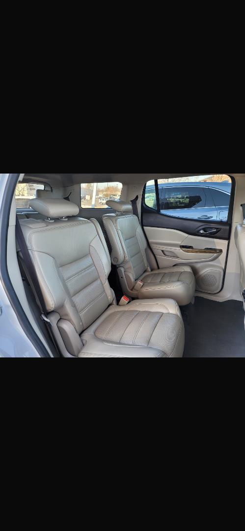 2017 GMC Acadia Denali - Photo 26