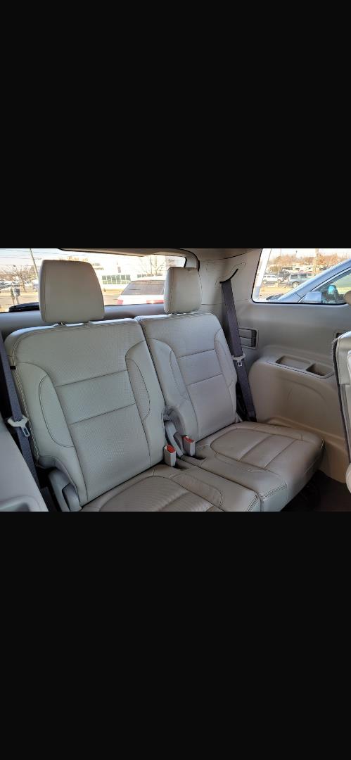 2017 GMC Acadia Denali - Photo 27