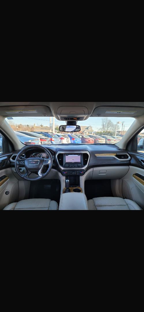 2017 GMC Acadia Denali - Photo 29