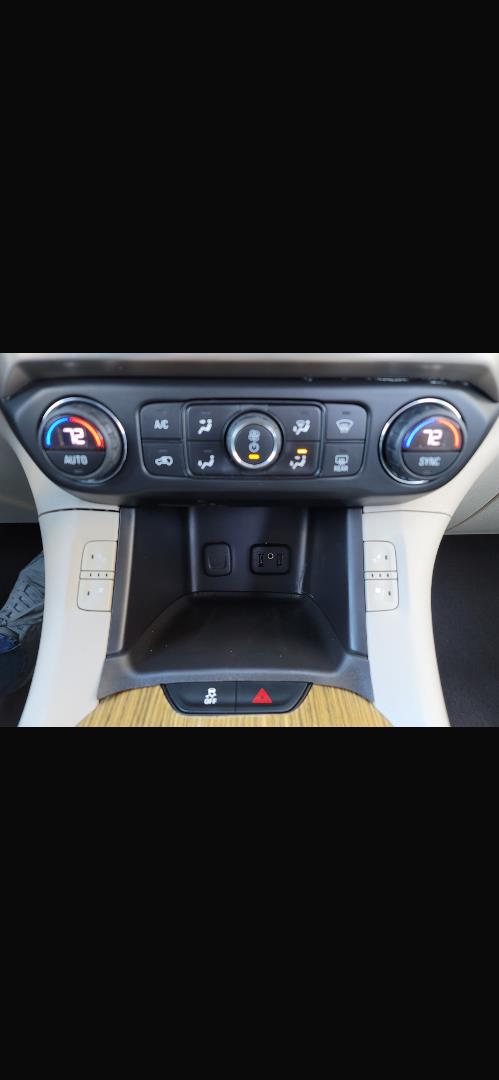 2017 GMC Acadia Denali - Photo 32