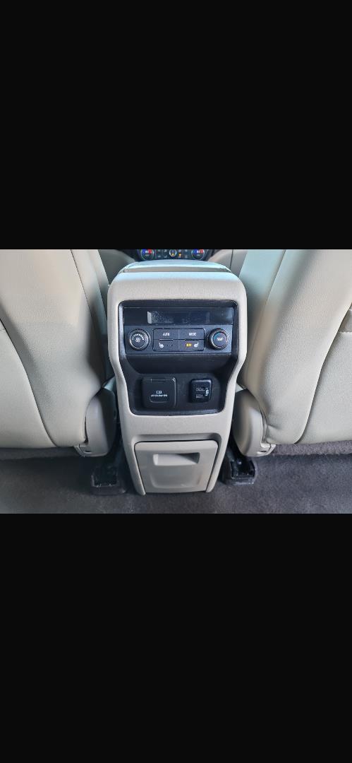 2017 GMC Acadia Denali - Photo 35
