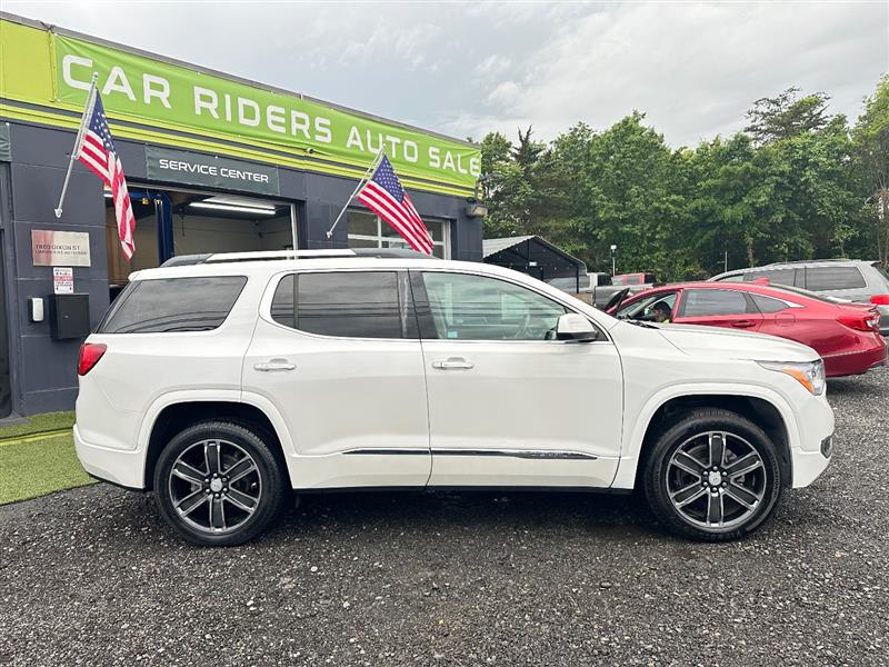 2017 GMC Acadia Denali - Photo 4