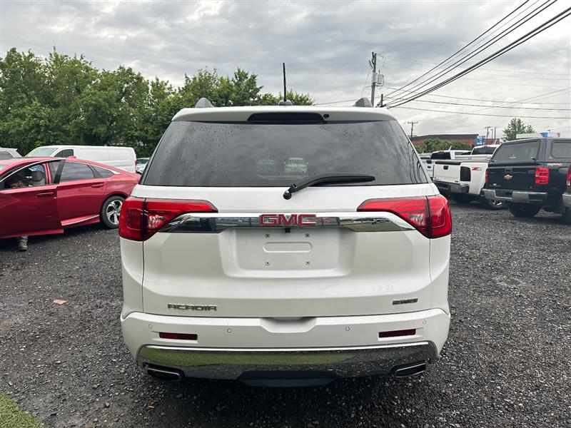 2017 GMC Acadia Denali - Photo 6