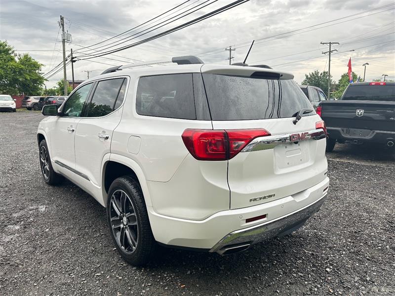 2017 GMC Acadia Denali - Photo 7