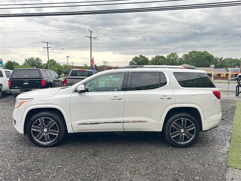 2017 GMC Acadia Denali - Photo 8