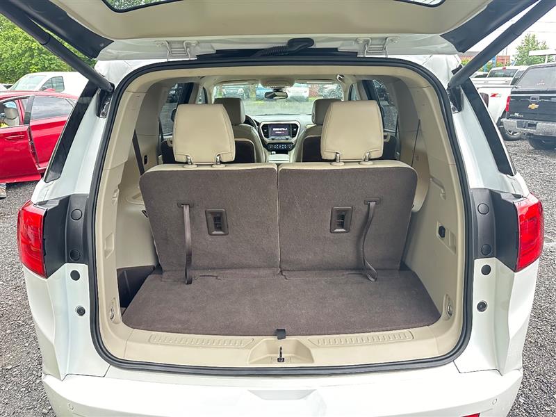 2017 GMC Acadia Denali - Photo 9