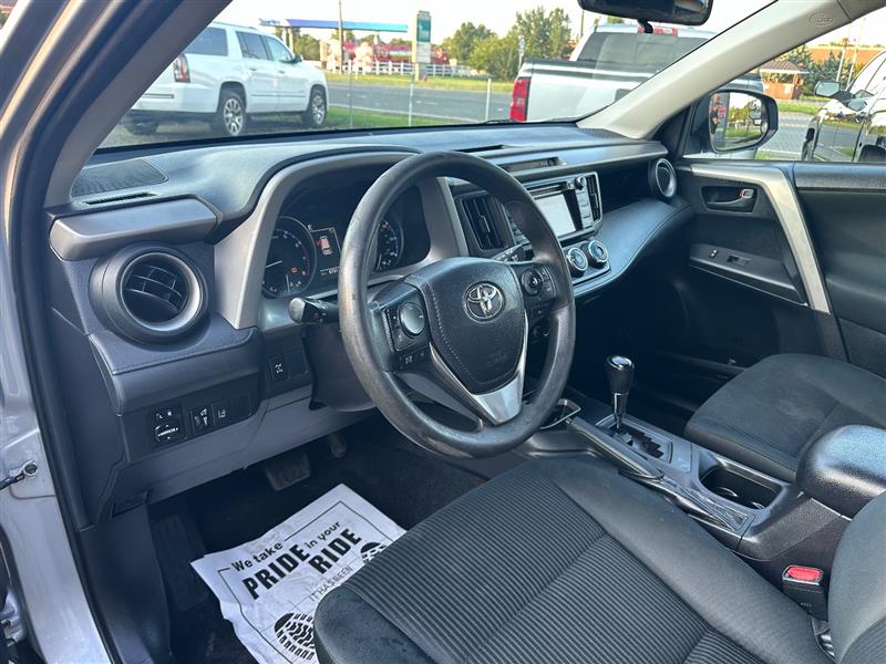 2018 Toyota RAV4 LE - Photo 13