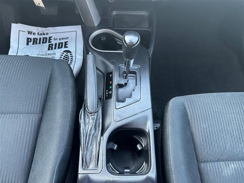 2018 Toyota RAV4 LE - Photo 24