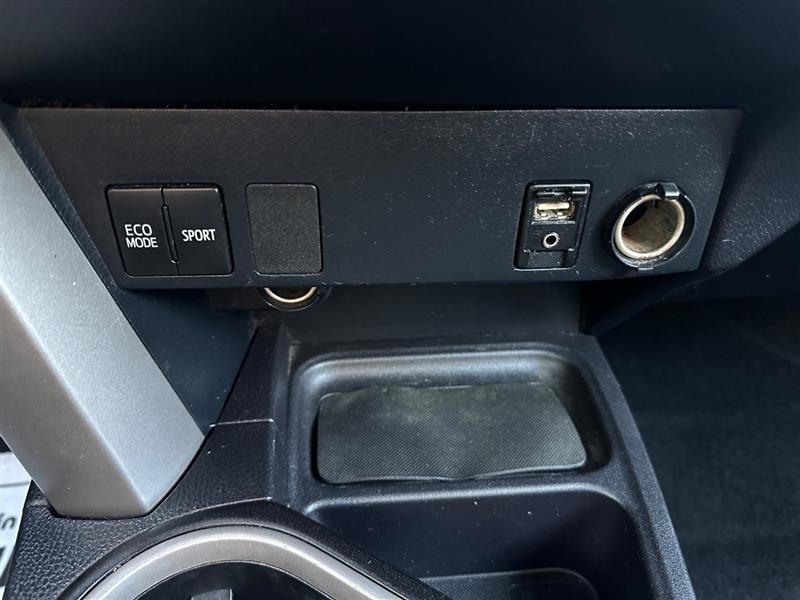 2018 Toyota RAV4 LE - Photo 25