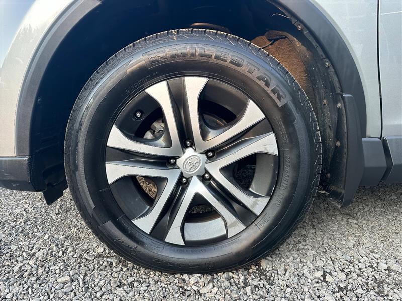 2018 Toyota RAV4 LE - Photo 7
