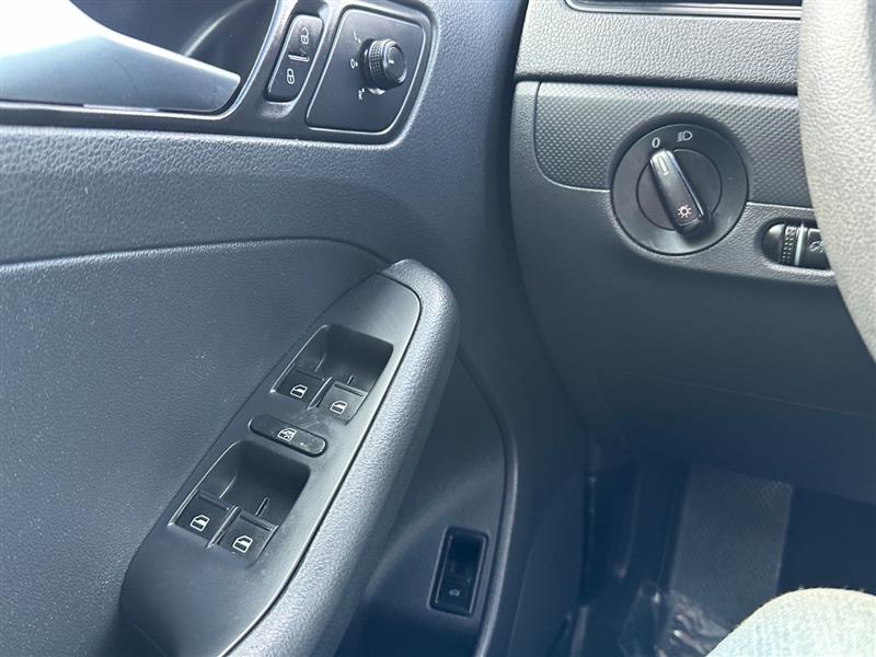 2016 Volkswagen Jetta S - Photo 32