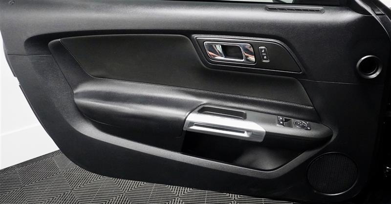 2017 Ford Mustang EcoBoost - Photo 32