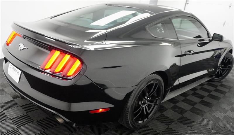 2017 Ford Mustang EcoBoost - Photo 9