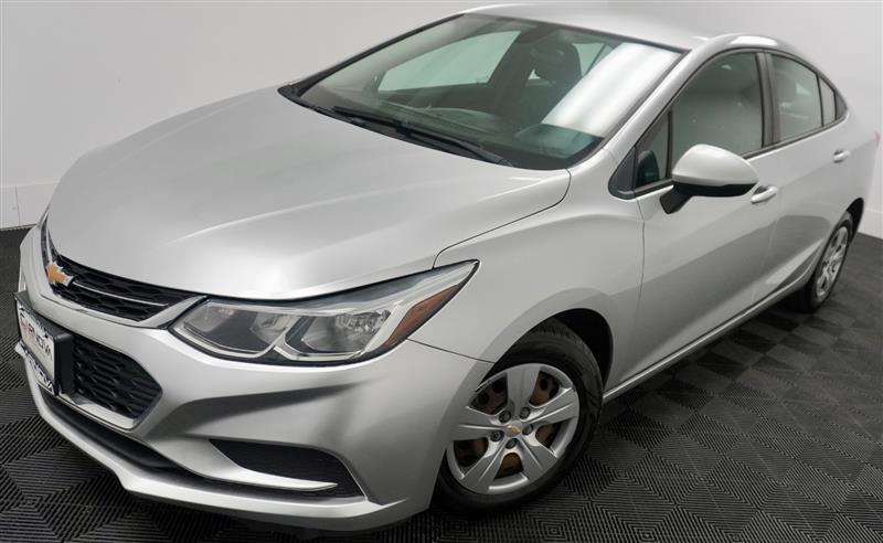 2018 Chevrolet Cruze LS - Photo 5