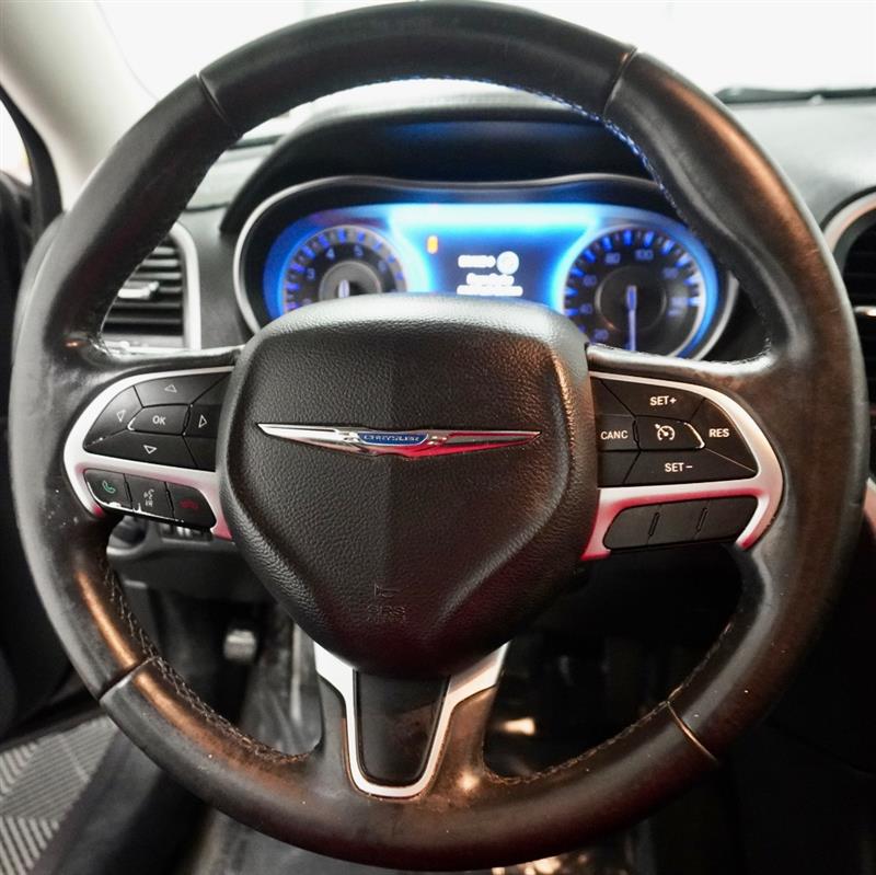 2015 Chrysler 300 Limited - Photo 15