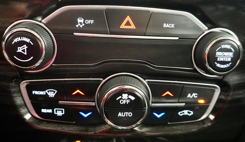 2015 Chrysler 300 Limited - Photo 23