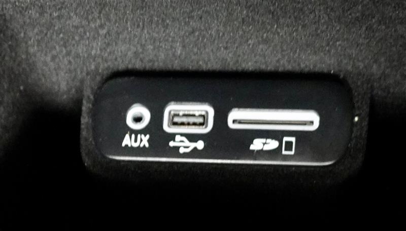 2015 Chrysler 300 Limited - Photo 28