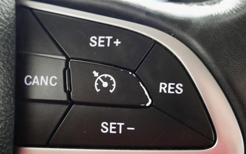 2015 Chrysler 300 Limited - Photo 30