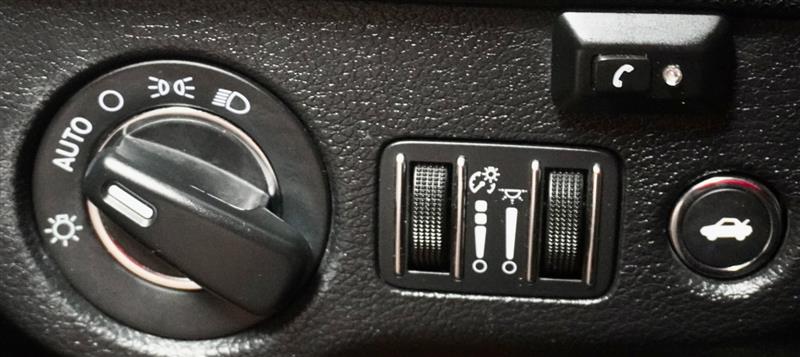 2015 Chrysler 300 Limited - Photo 33