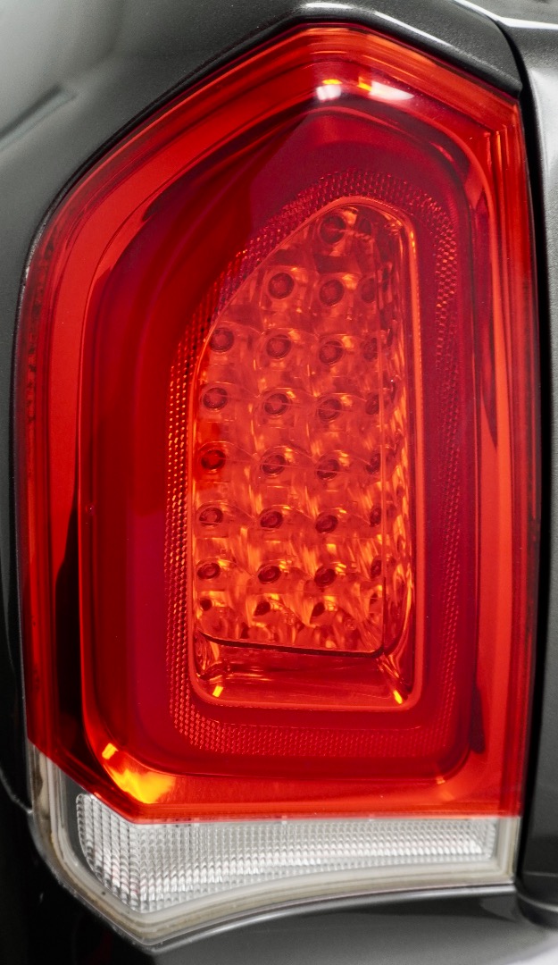 2015 Chrysler 300 Limited - Photo 39