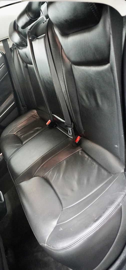 2015 Chrysler 300 Limited - Photo 8