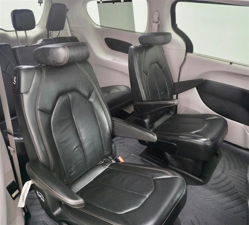 2017 Chrysler Pacifica Touring-L Plus - Photo 12