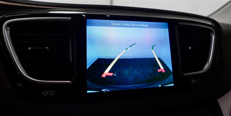 2017 Chrysler Pacifica Touring-L Plus - Photo 22