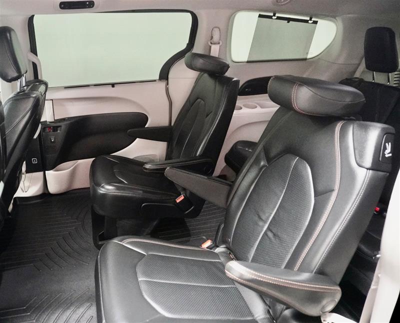 2017 Chrysler Pacifica Touring-L Plus - Photo 9