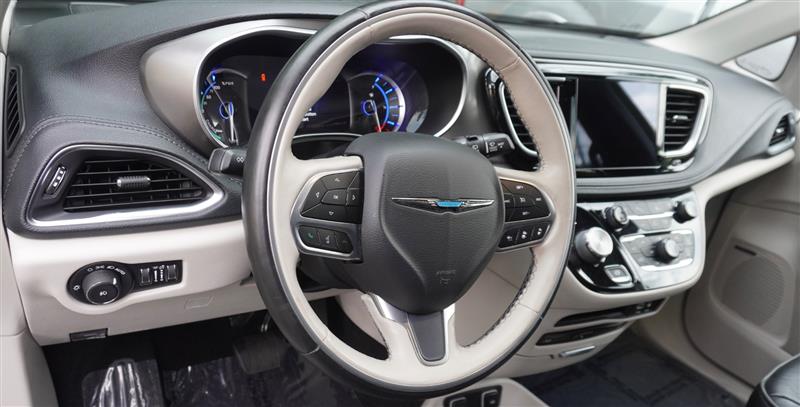 2019 Chrysler Pacifica Hybrid Limited - Photo 17