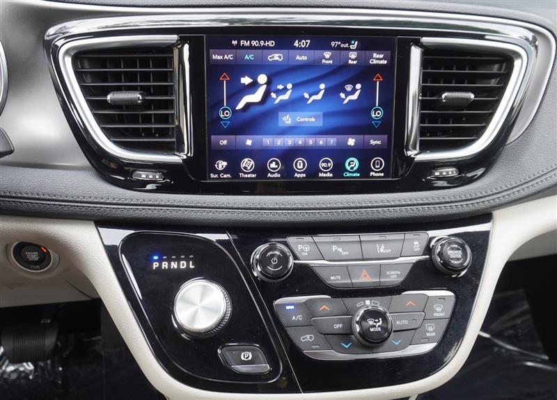 2019 Chrysler Pacifica Hybrid Limited - Photo 21