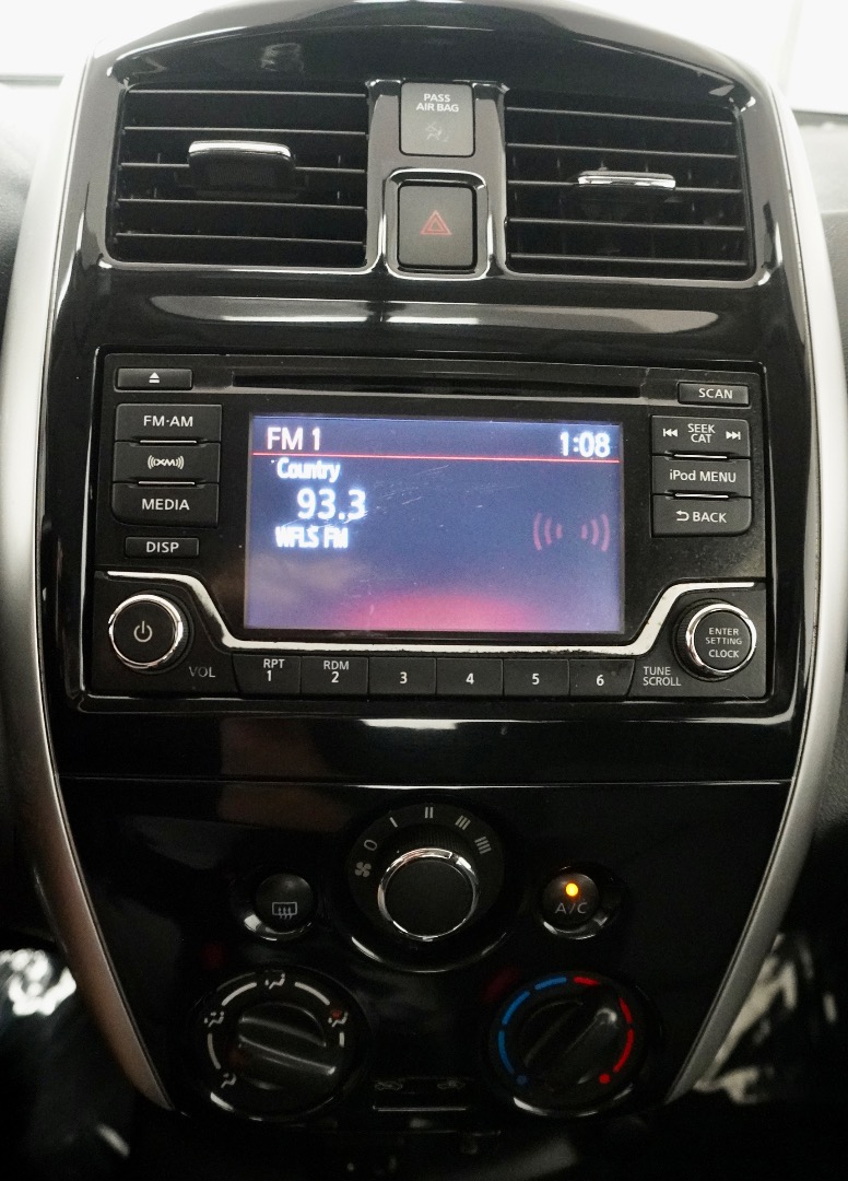 2017 Nissan Versa Sedan SV - Photo 17