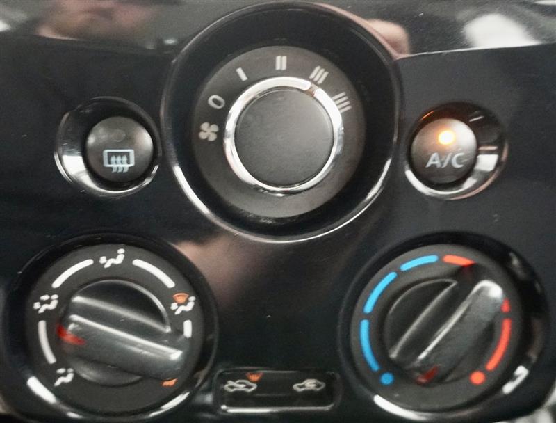 2017 Nissan Versa Sedan SV - Photo 20