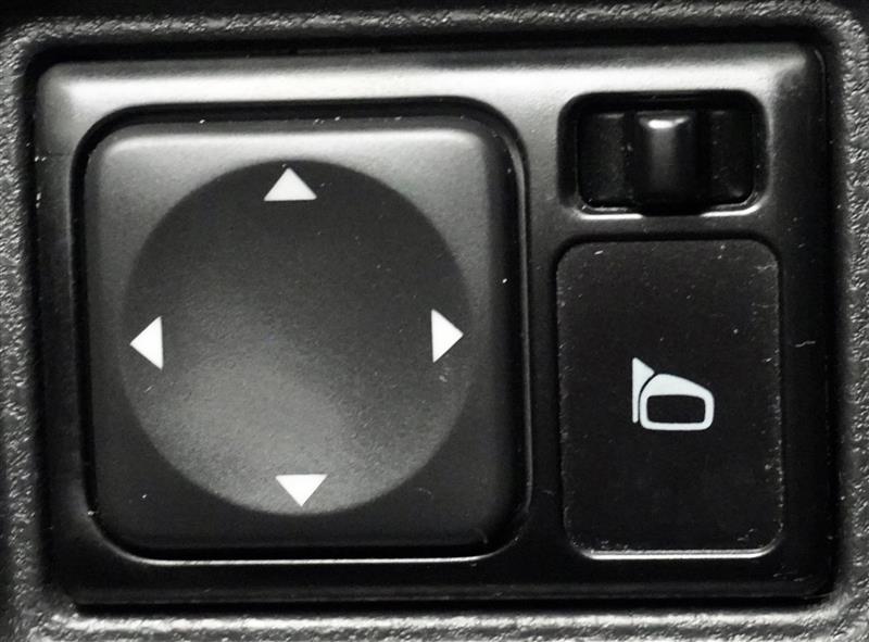 2017 Nissan Versa Sedan SV - Photo 25