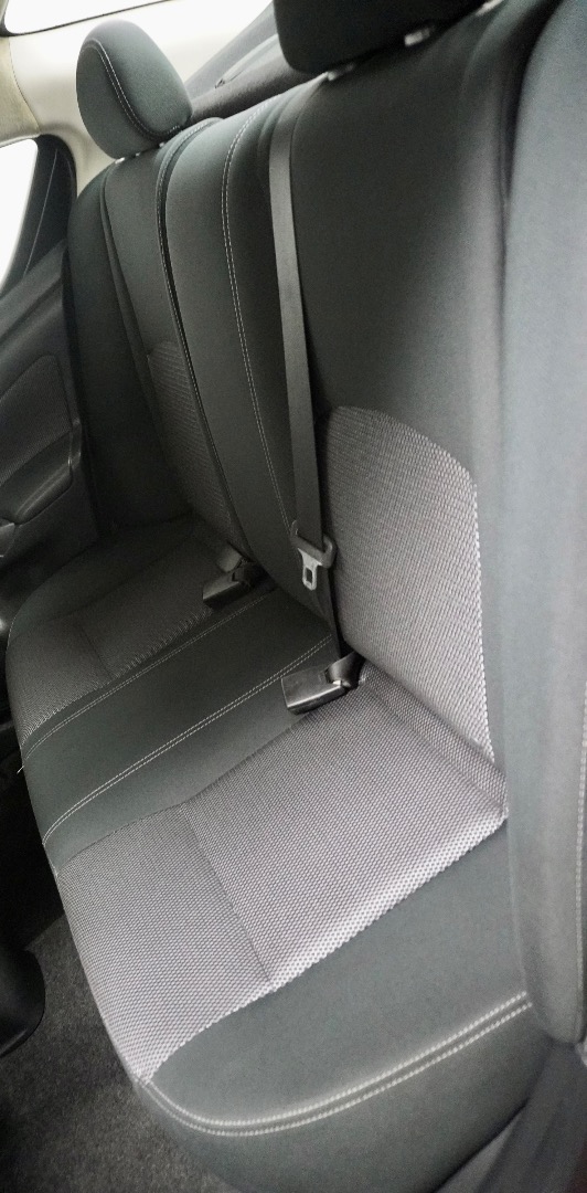 2017 Nissan Versa Sedan SV - Photo 7