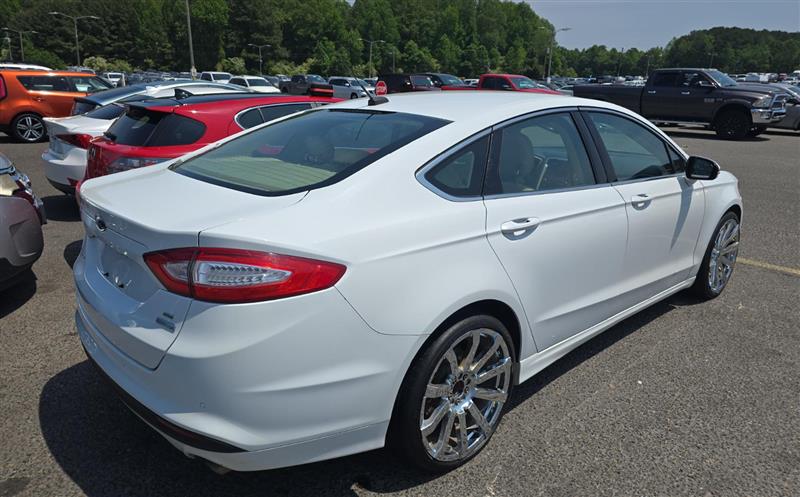 2014 Ford Fusion SE - Photo 2