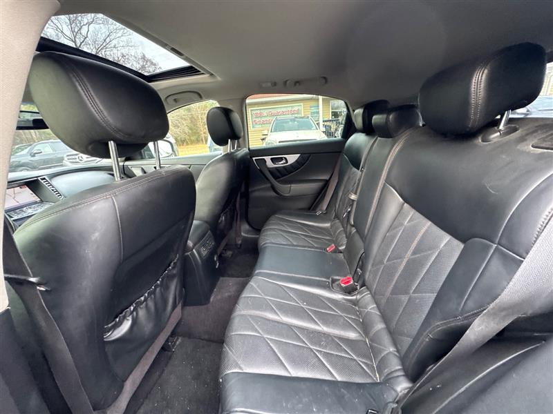 2011 INFINITI FX 35 - Photo 18