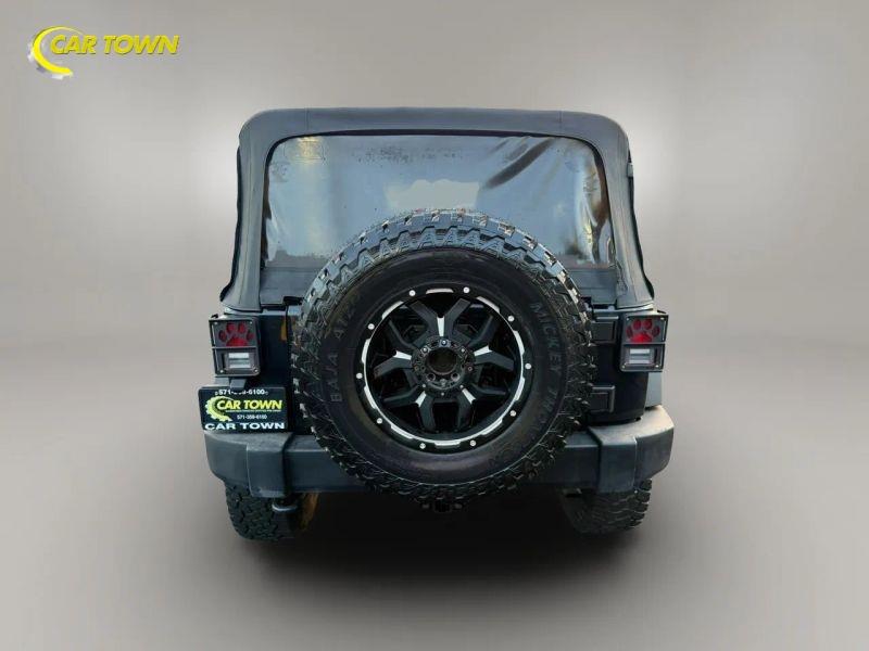 Vehicle photo 10