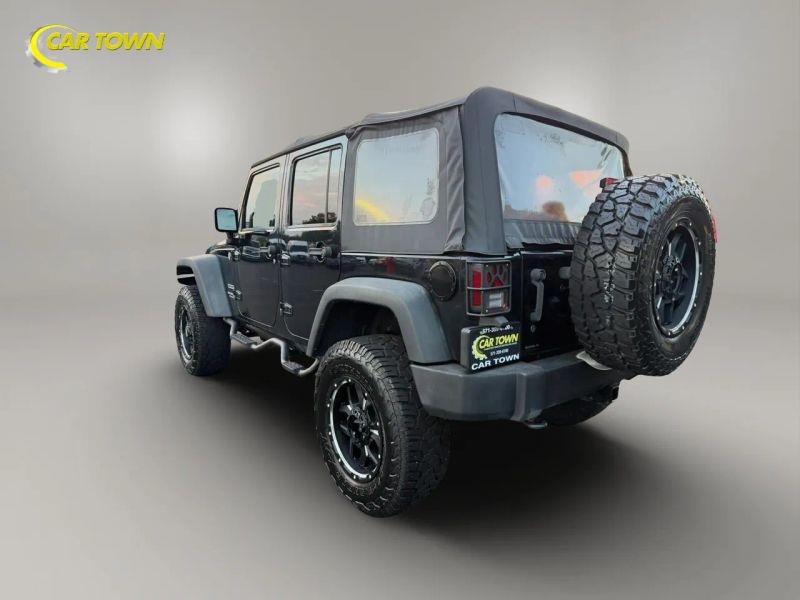 Vehicle photo 13