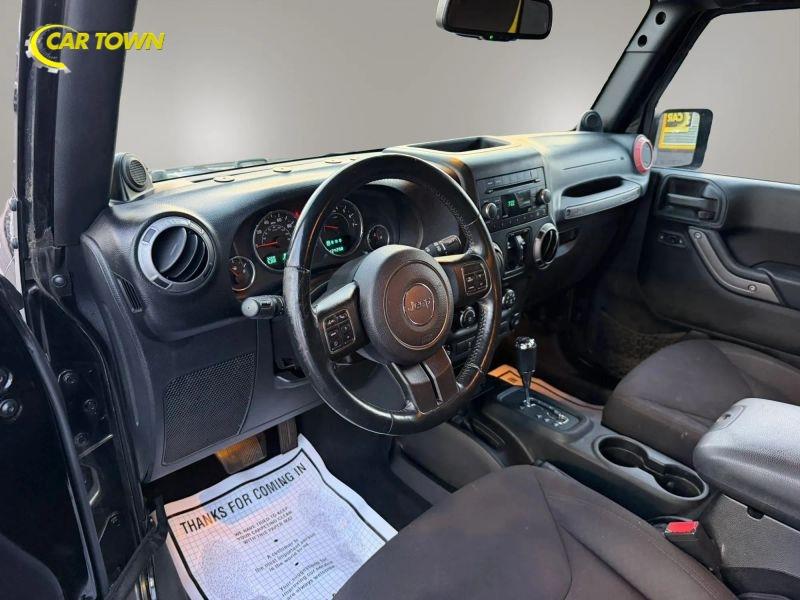 Vehicle photo 16